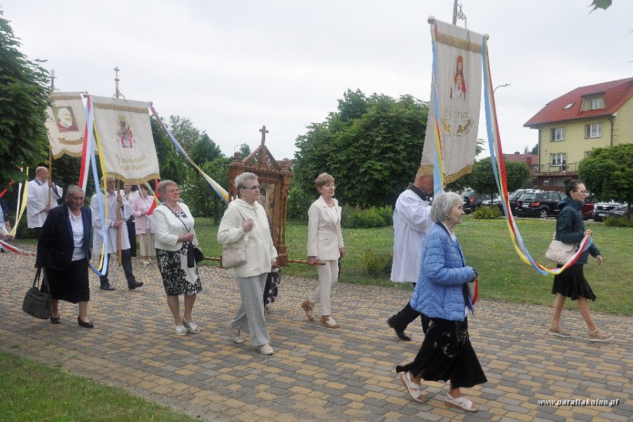 039 Procesja eucharystyczna.jpg